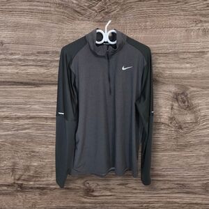 Nike MensGray and Black Performance Jacket with Moisture-Wicking Fabric XL